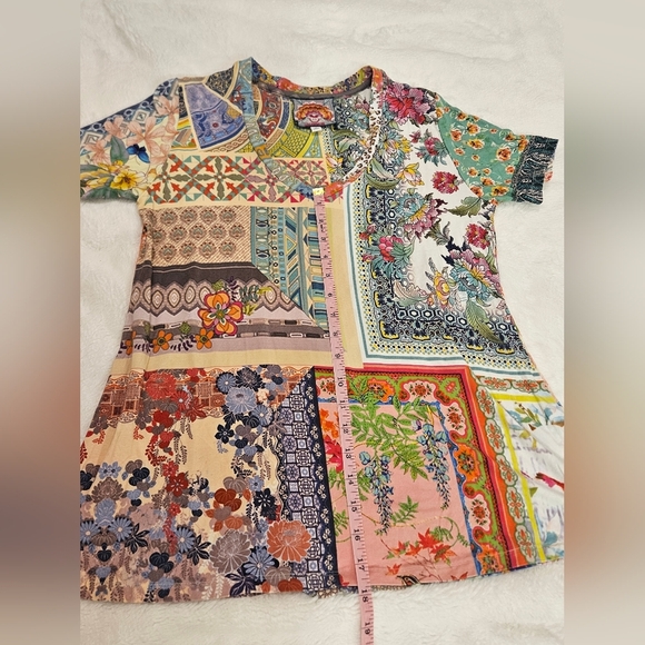 Johnny Was Anika Short Sleeve V-Neck Tee Size XS - Picture 10 of 12